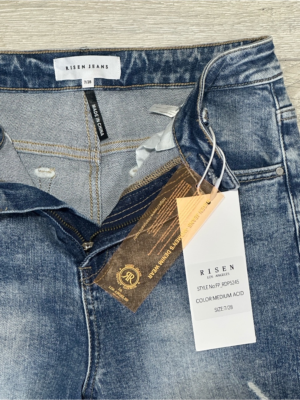 Risen NWT High Rise Distressed Flare Jeans Women’s 7/28 Medium Wash - Picture 3 of 10